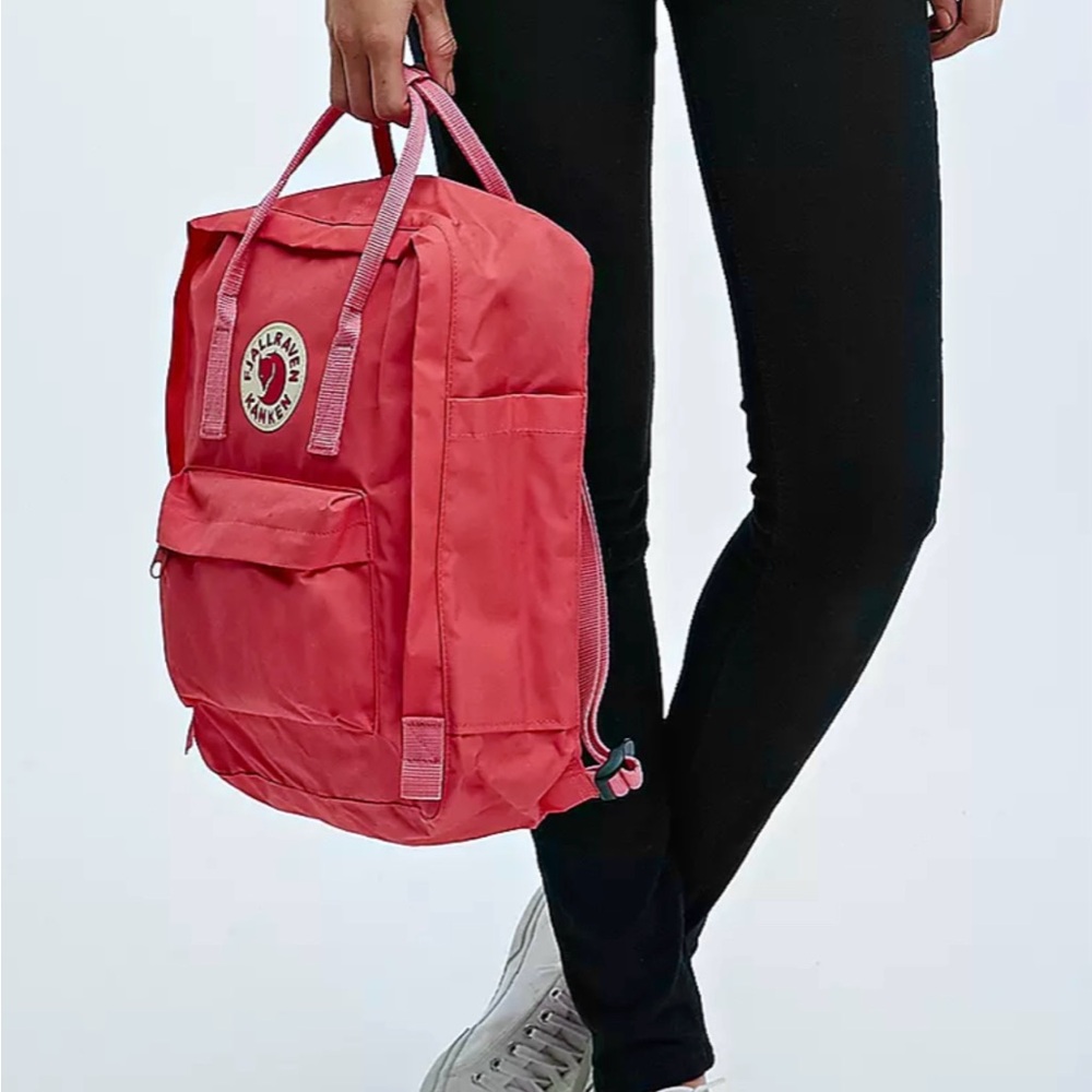 Fjallraven Kånken Big Backpack in Peach Pink